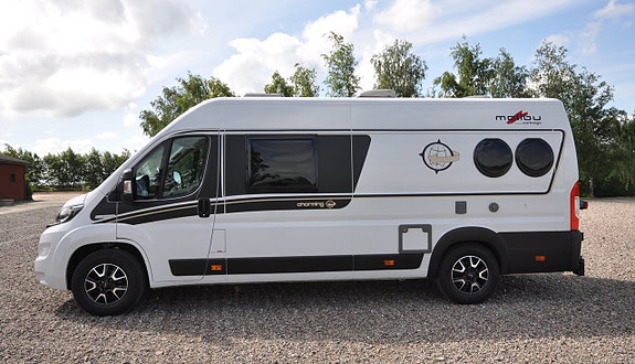 Carthago Malibu Van 640LE Charming L-bädd/140hk/Cykelställ-60kg/Lithium/Euro6/ 5 of 25