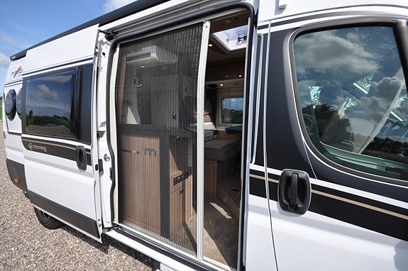 Carthago Malibu Van 640LE Charming L-bädd/140hk/Cykelställ-60kg/Lithium/Euro6/ 6 of 25