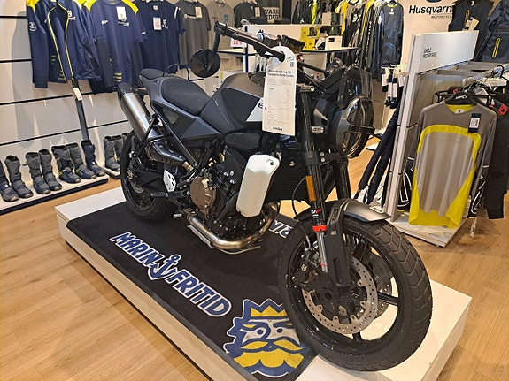 Husqvarna SVARTPILEN 801 Display (Acrapovic)