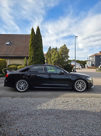 Audi S6 4 of 5