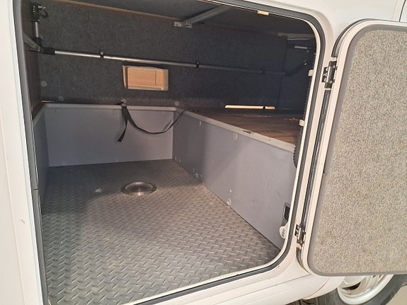 Frankia 840 FD (ALDE+Solcell+5 000kg+5 bält+3.0L+Kedja) 7 of 30