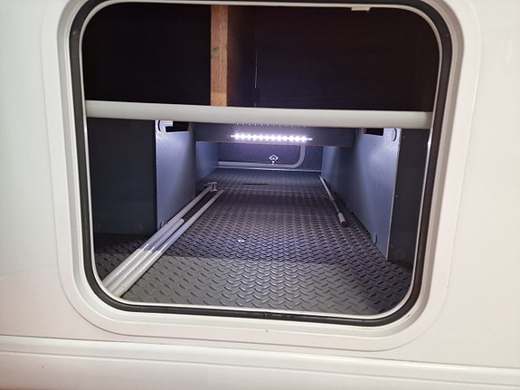Frankia 840 FD (ALDE+Solcell+5 000kg+5 bält+3.0L+Kedja) 9 of 30