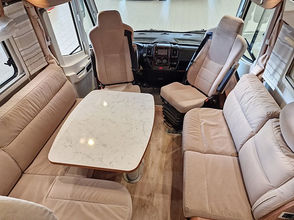 Frankia 840 FD (ALDE+Solcell+5 000kg+5 bält+3.0L+Kedja) 18 of 30