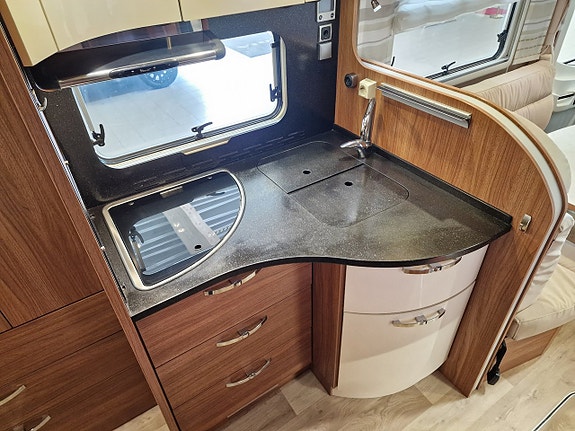Frankia 840 FD (ALDE+Solcell+5 000kg+5 bält+3.0L+Kedja) 21 of 30