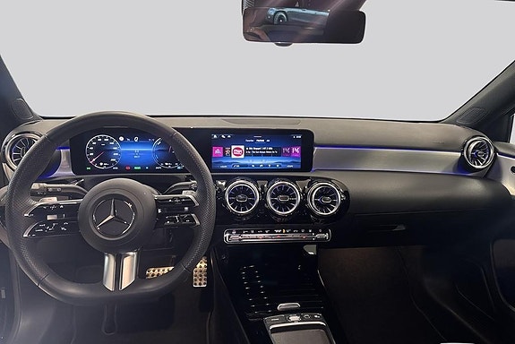 Mercedes-Benz A250 e 8 of 17