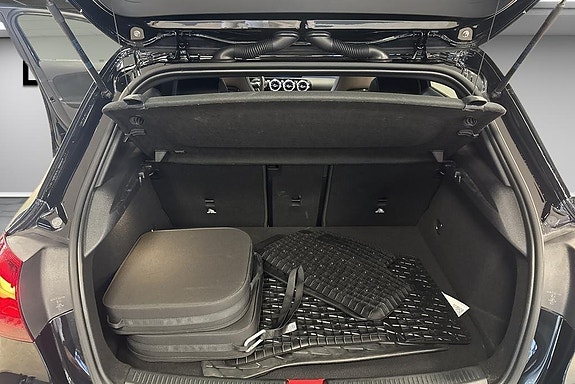 Mercedes-Benz A250 e 15 of 17