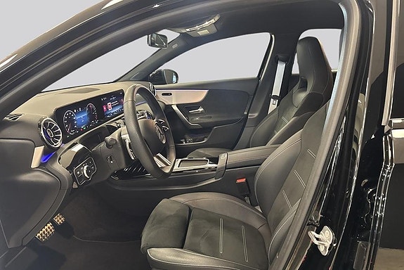Mercedes-Benz A250 e 9 of 17