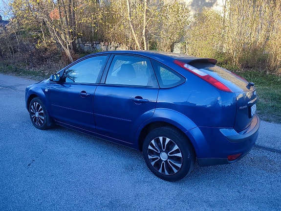 Ford Focus 2 of 11
