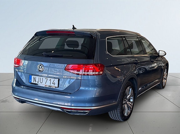 Volkswagen Passat Alltrack 6 of 19