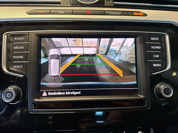 Volkswagen Passat Alltrack 15 of 19