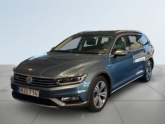 Volkswagen Passat Alltrack 16 of 19