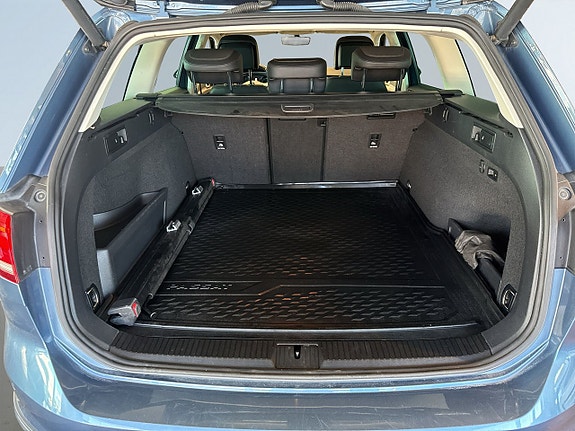 Volkswagen Passat Alltrack 12 of 19