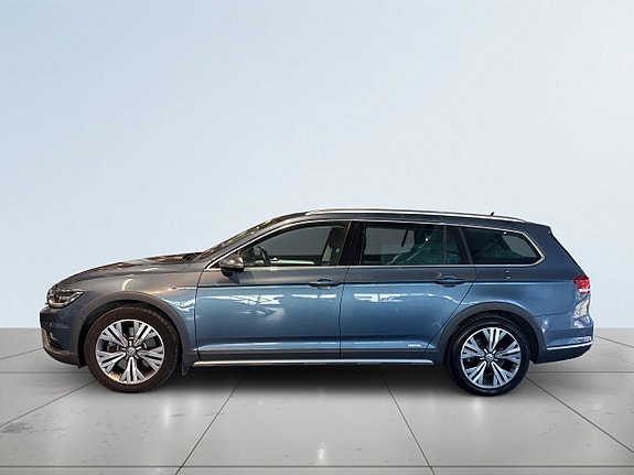 Volkswagen Passat Alltrack 4 of 5