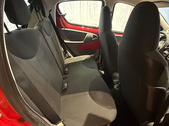 Toyota Aygo 11 of 12