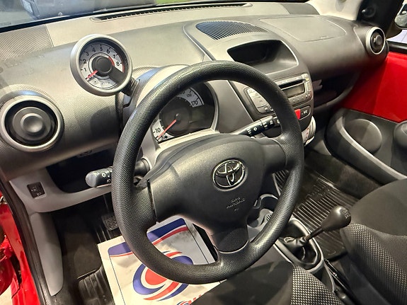 Toyota Aygo 9 of 12