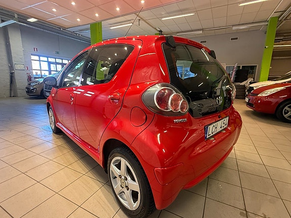 Toyota Aygo 6 of 12