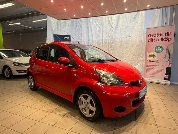 Toyota Aygo 4 of 12