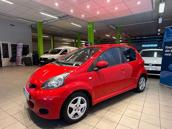Toyota Aygo 3 of 12