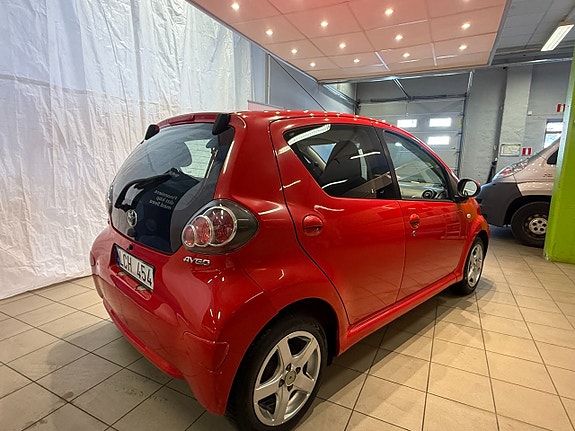 Toyota Aygo 5 of 12