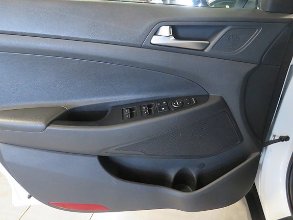 Hyundai Tucson 15 of 27