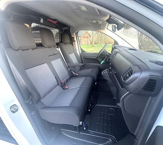 Peugeot e-Expert 9 of 22