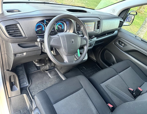 Peugeot e-Expert 13 of 22