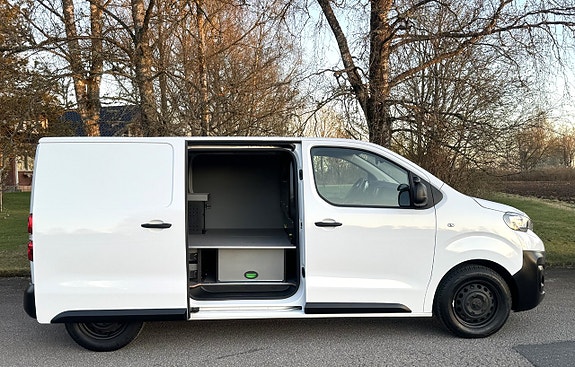 Peugeot e-Expert 2 of 5