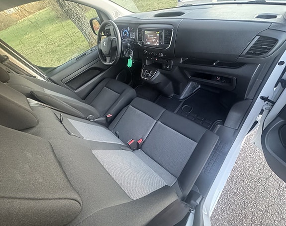 Peugeot e-Expert 12 of 22