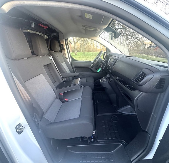 Peugeot e-Expert 14 of 22