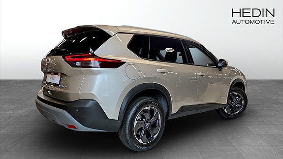 Nissan X-Trail 2 of 6