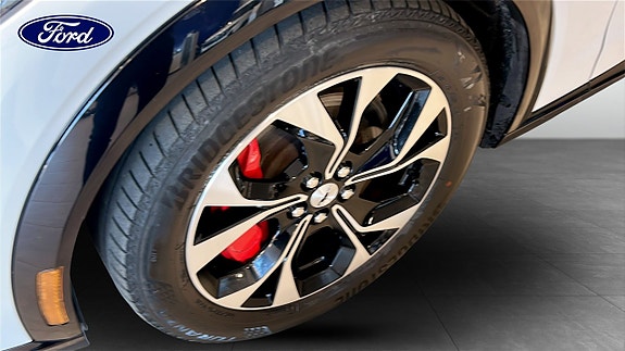 Ford Mustang Mach-E 9 of 13