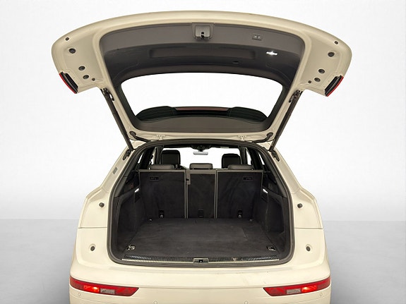Audi Q5 9 of 30