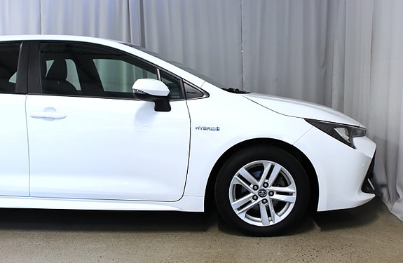 Toyota Corolla 3 of 5