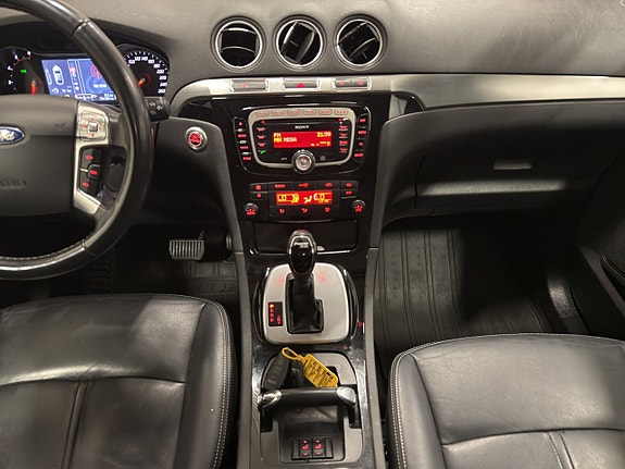 Ford S-MAX 16 of 24