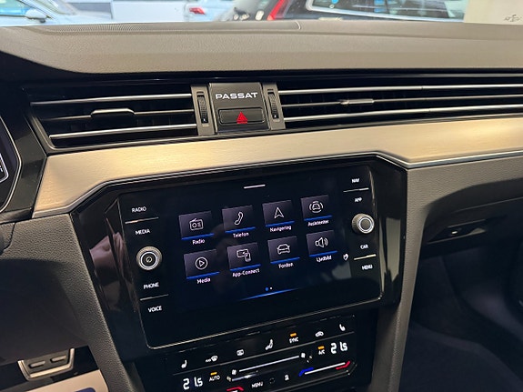 Volkswagen Passat Alltrack 7 of 17