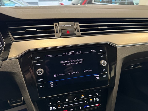 Volkswagen Passat Alltrack 12 of 17