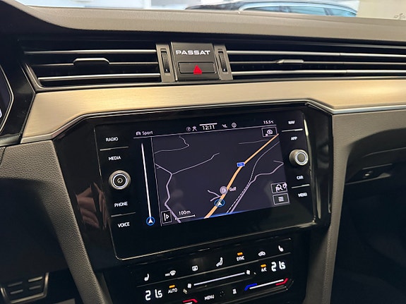Volkswagen Passat Alltrack 13 of 17