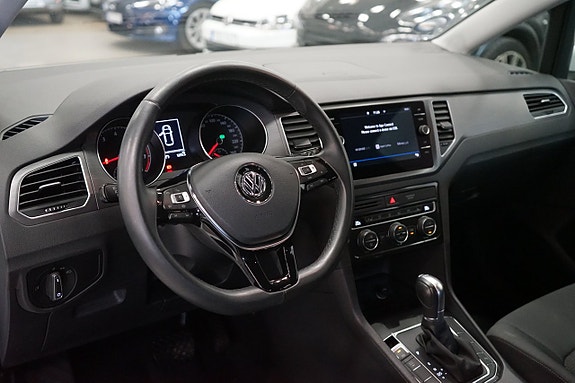 Volkswagen Golf Sportsvan 10 of 15