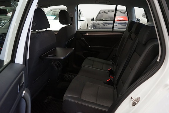Volkswagen Golf Sportsvan 13 of 15