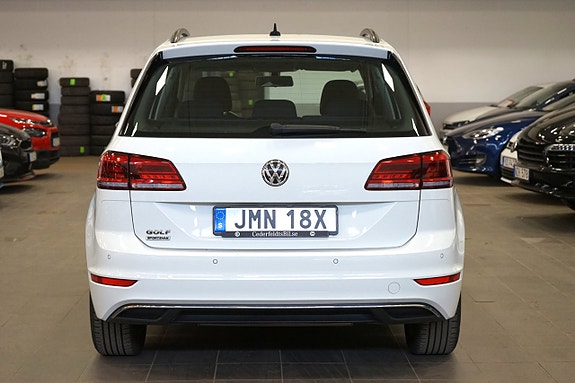 Volkswagen Golf Sportsvan 6 of 15