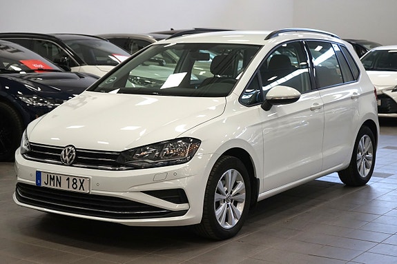 Volkswagen Golf Sportsvan 2 of 15