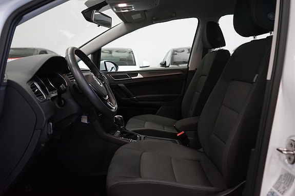 Volkswagen Golf Sportsvan 12 of 15