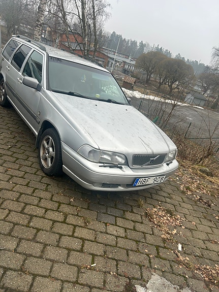 Brugt Volvo V70 2.4