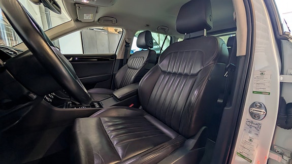 Skoda Superb 16 of 30