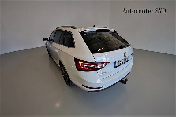 Skoda Superb 7 of 30
