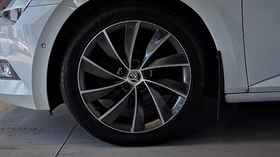 Skoda Superb 12 of 30