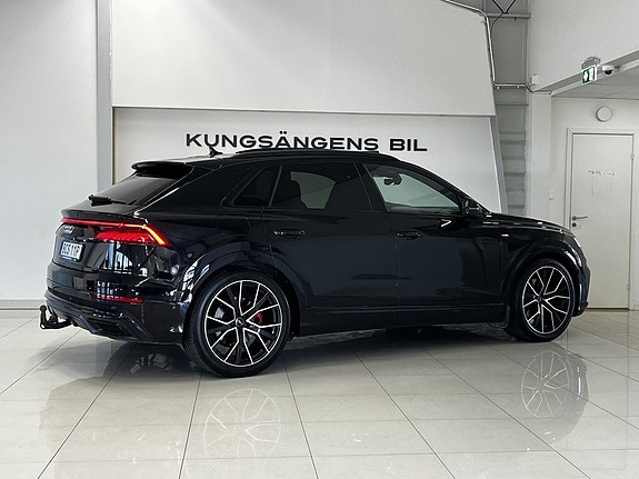 Audi Q8 9 of 24