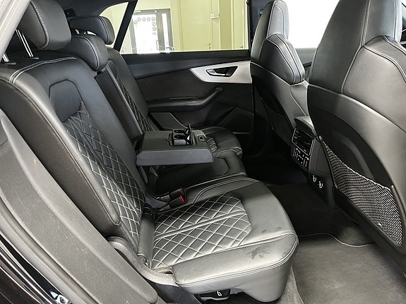 Audi Q8 16 of 24