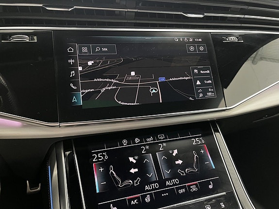 Audi Q8 20 of 24