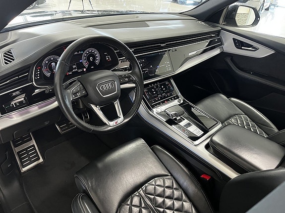 Audi Q8 12 of 24